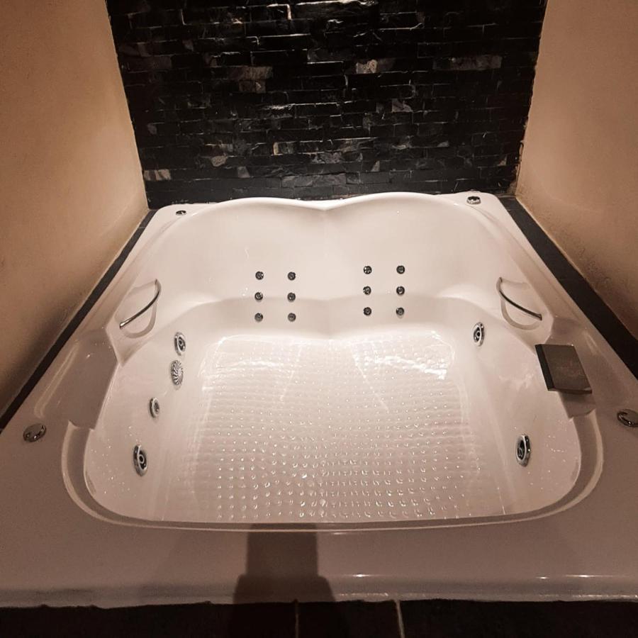 شقة No 3 Loft Jacuzzi مازاميتلا المظهر الخارجي الصورة